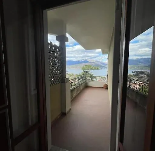 La Contea Panoramica 130 Mq Parking Free * Stresa